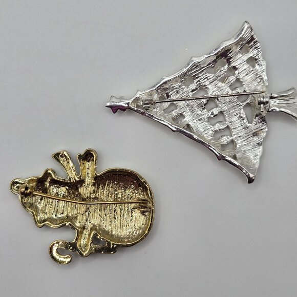 VTG Brooches Christmas 2PC Set Frosted Sugar Enamel  Snowman Christmas Tree Pins - Picture 3 of 10